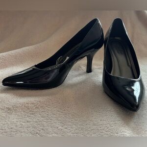 comfort plus by Predictions Black Patent Pointed-Toe Mid Heels